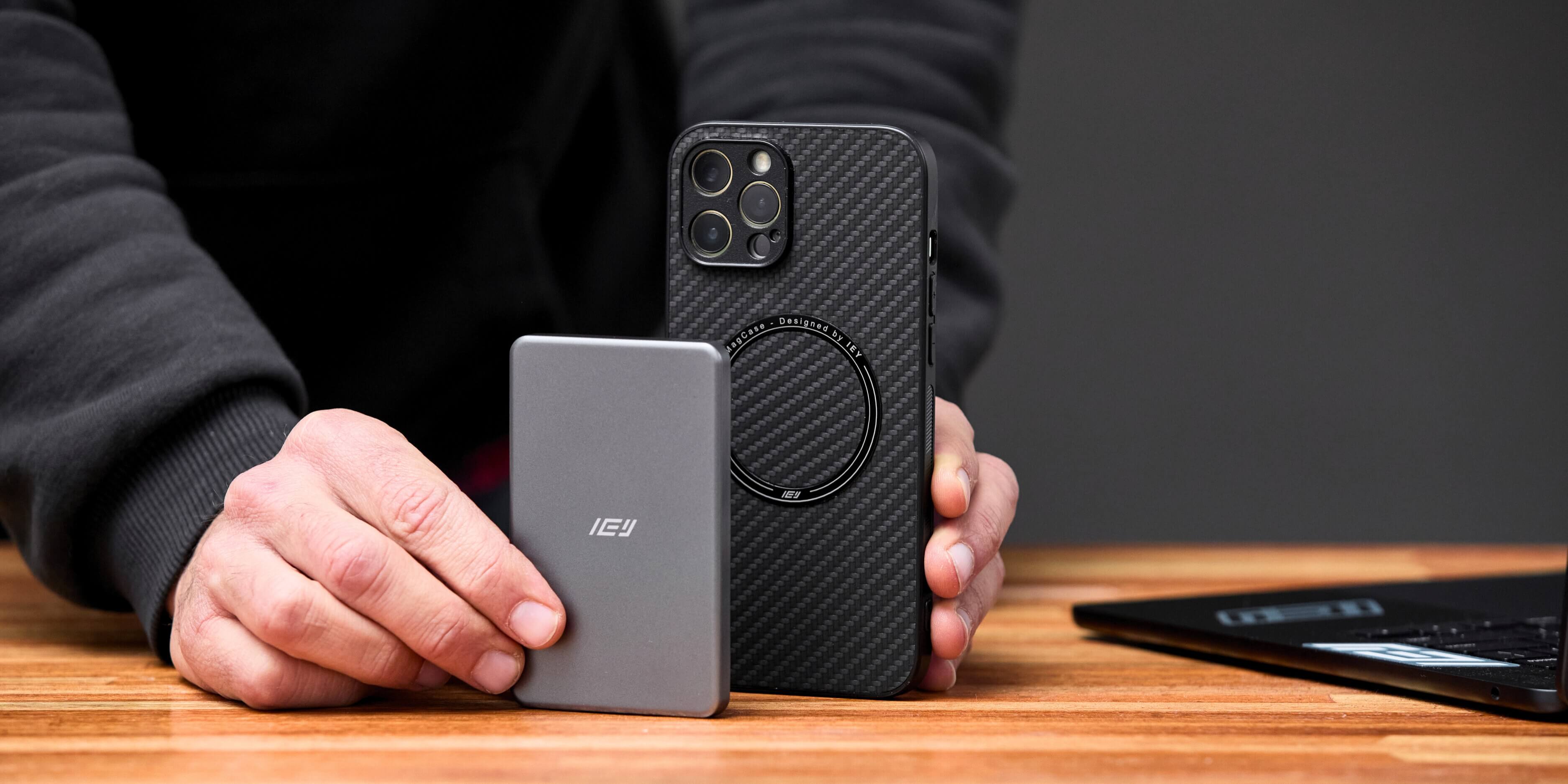 Smartphone con batería baja al 20% representando la ansiedad energética moderna