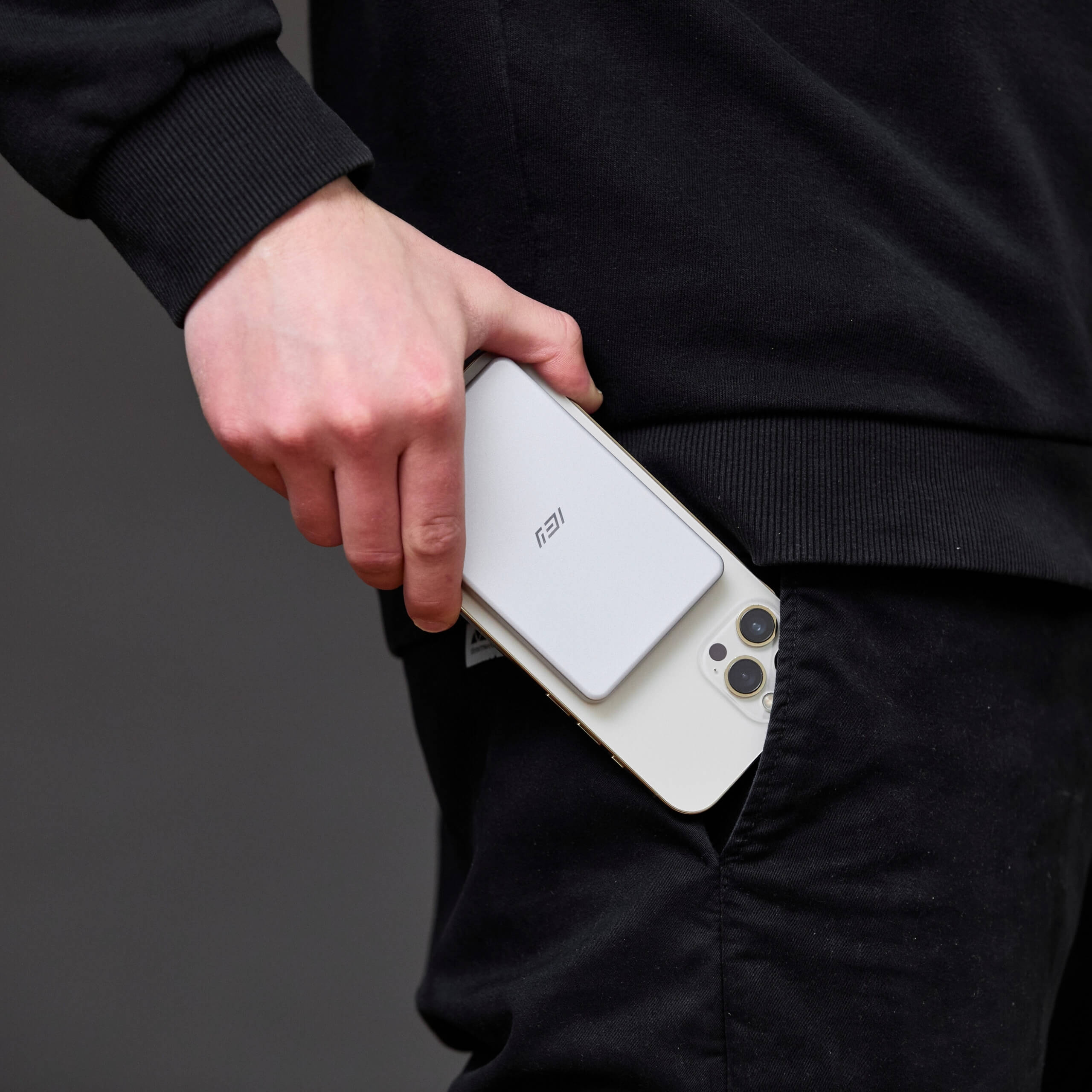 Batería MagPower 5000mAh con conexión magnética segura compatible con MagSafe #color_gris plateado