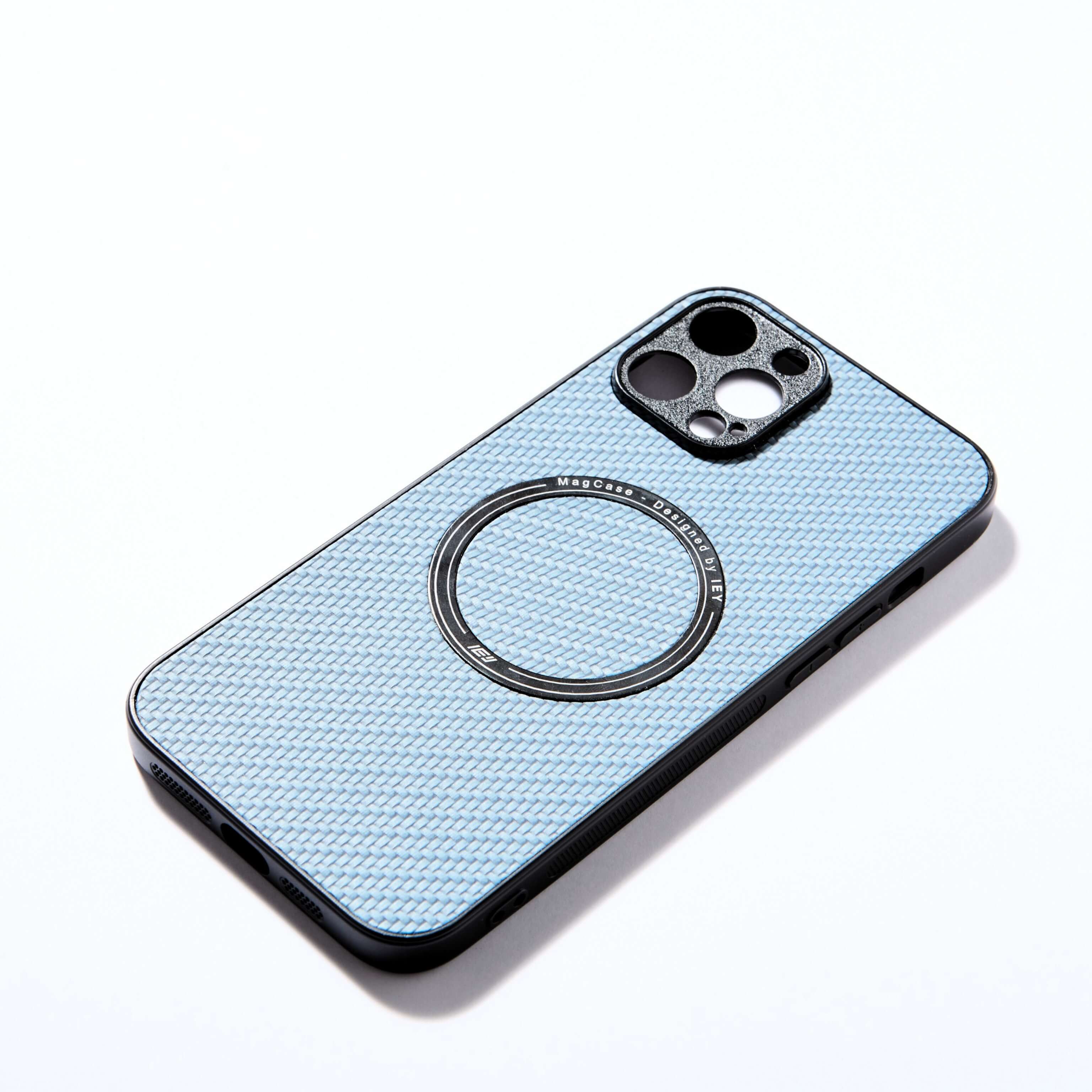 Funda MagSafe azul con textura tipo fibra de carbono, vista frontal con aro imantado grabado y diseño ultraligero #color_azul