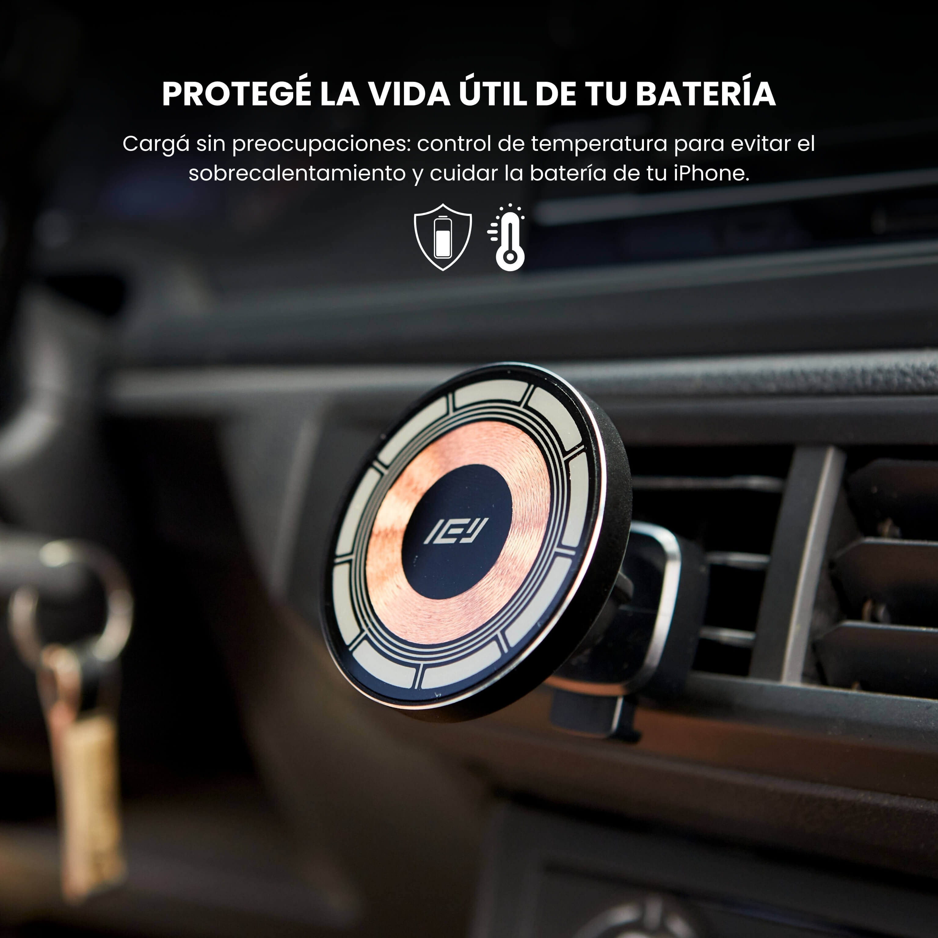 Cargador inalámbrico de auto MagCharger protegiendo la batería del iPhone durante la conducción #color_plateado
