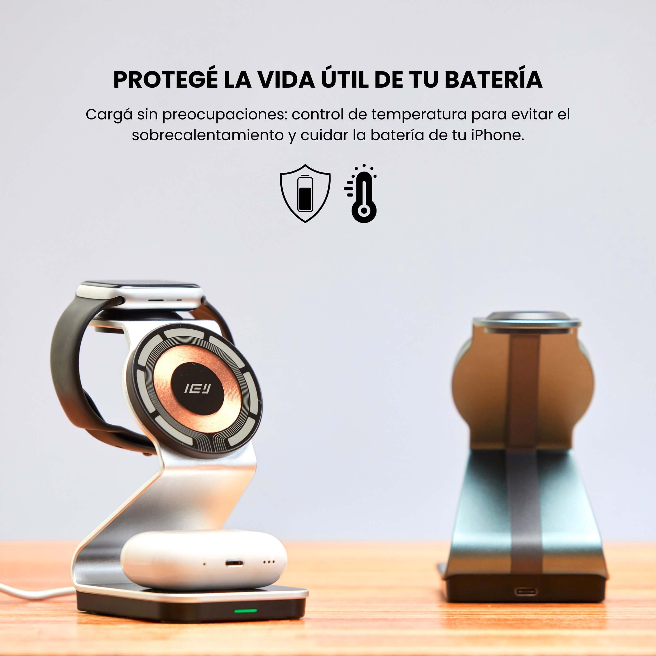 MagCharger sosteniendo iPhone en modo vertical con indicador de carga rápida activo