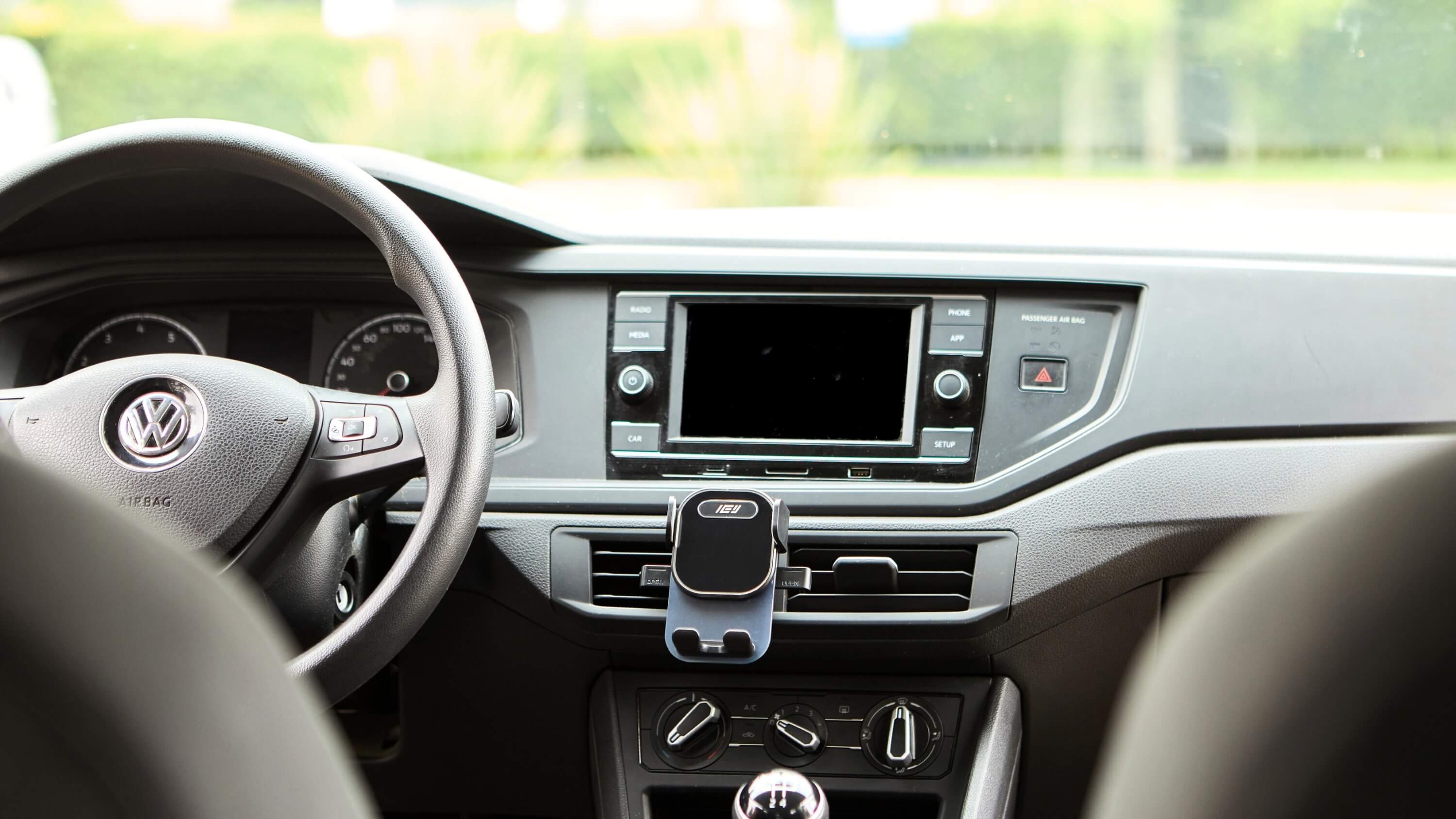 Soporte Para Auto Minimalista y Funcional, con rotación de 360 grados.