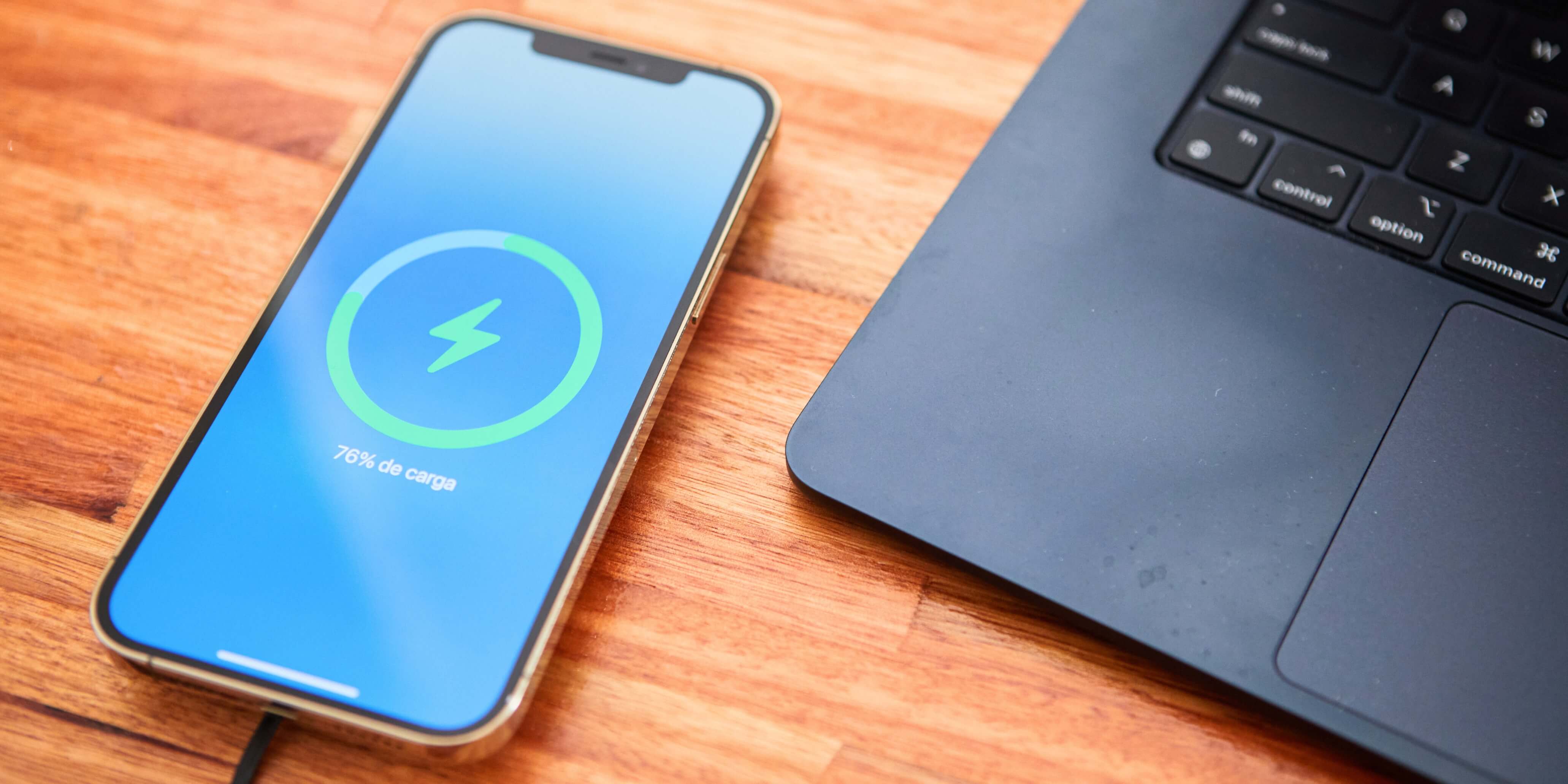 Qué es MagSafe, cómo funciona y cómo mejora la carga inalámbrica de tu iPhone