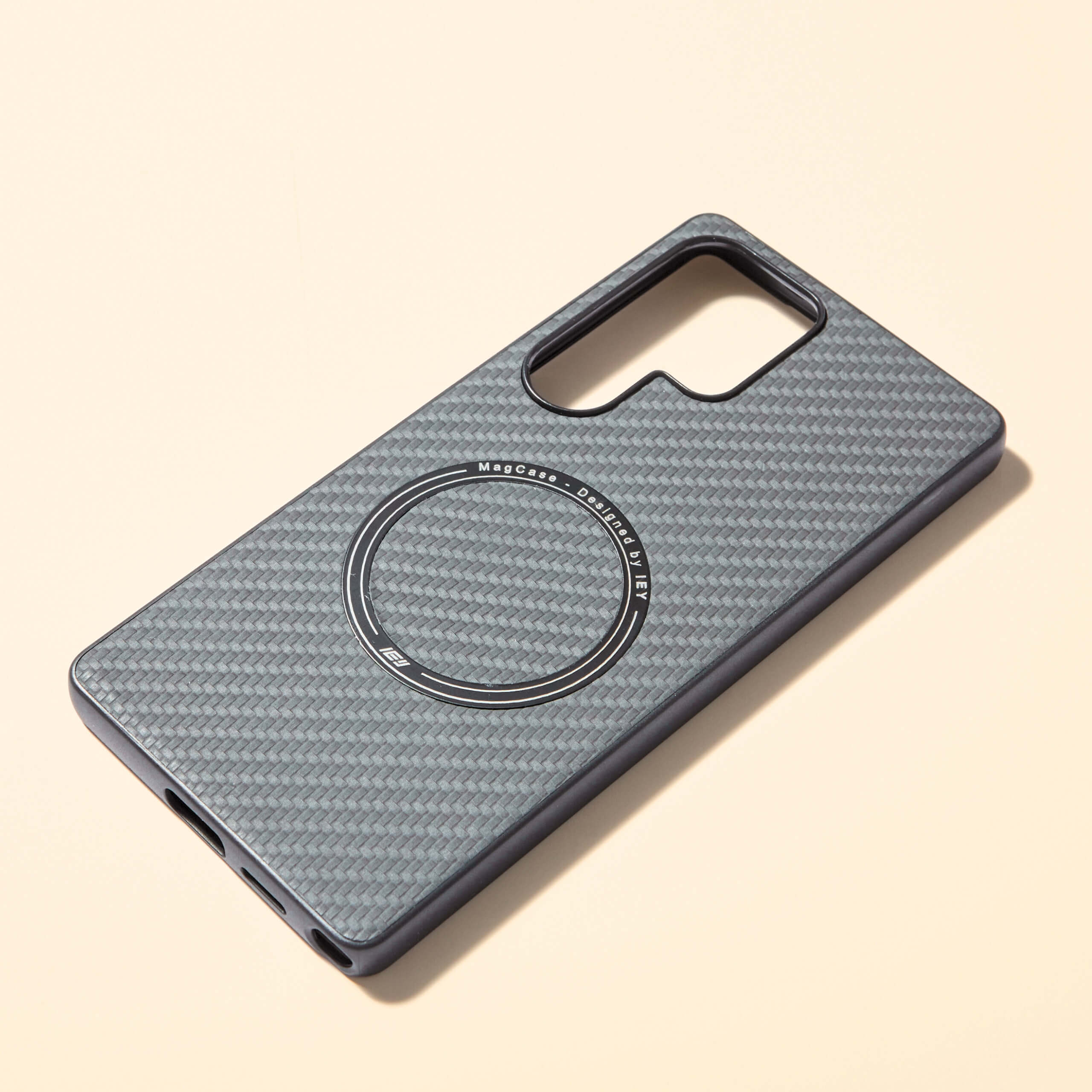 Funda MagSafe Samsung color negro en vista superior, colocada sobre fondo blanco con sombras suaves #color_negro