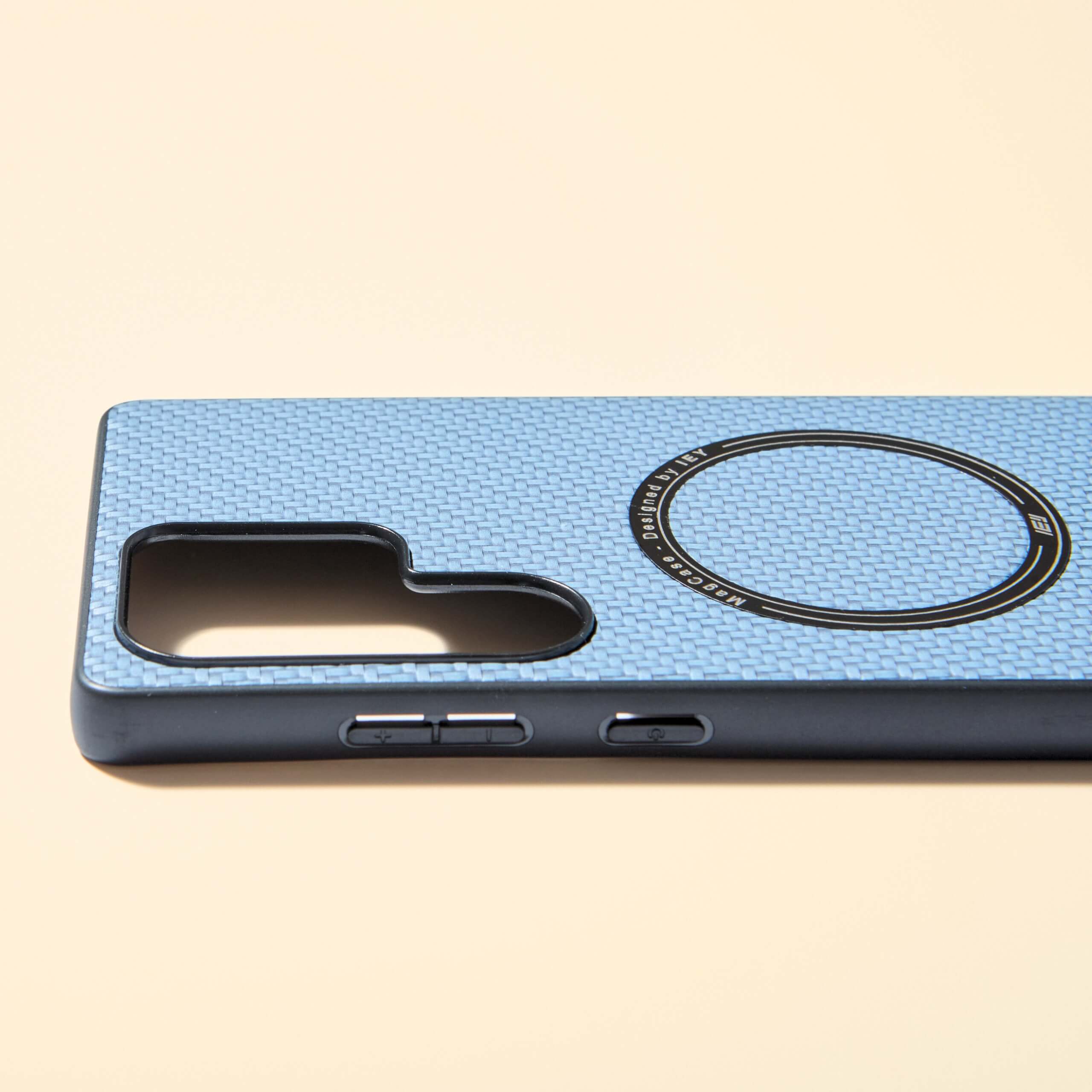 Funda MagSafe Samsung azul con textura tipo fibra de carbono, vista lateral con aro imantado grabado y diseño ultraligero #color_azul