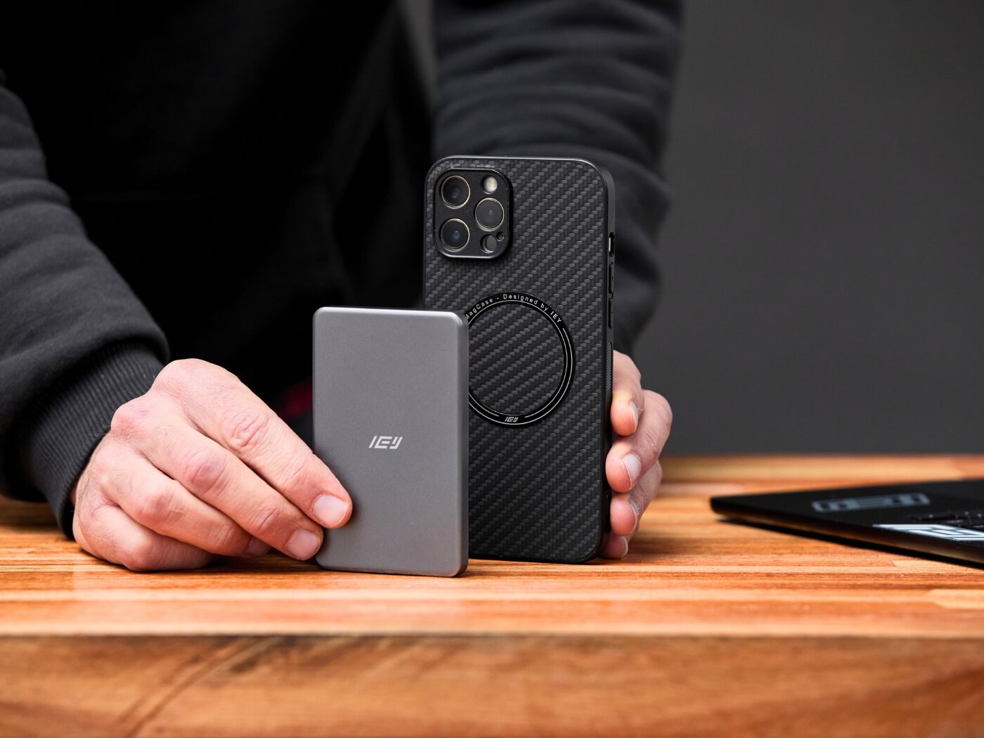 Power Bank + Funda Carbon MagSafe, lleva más y paga menos!