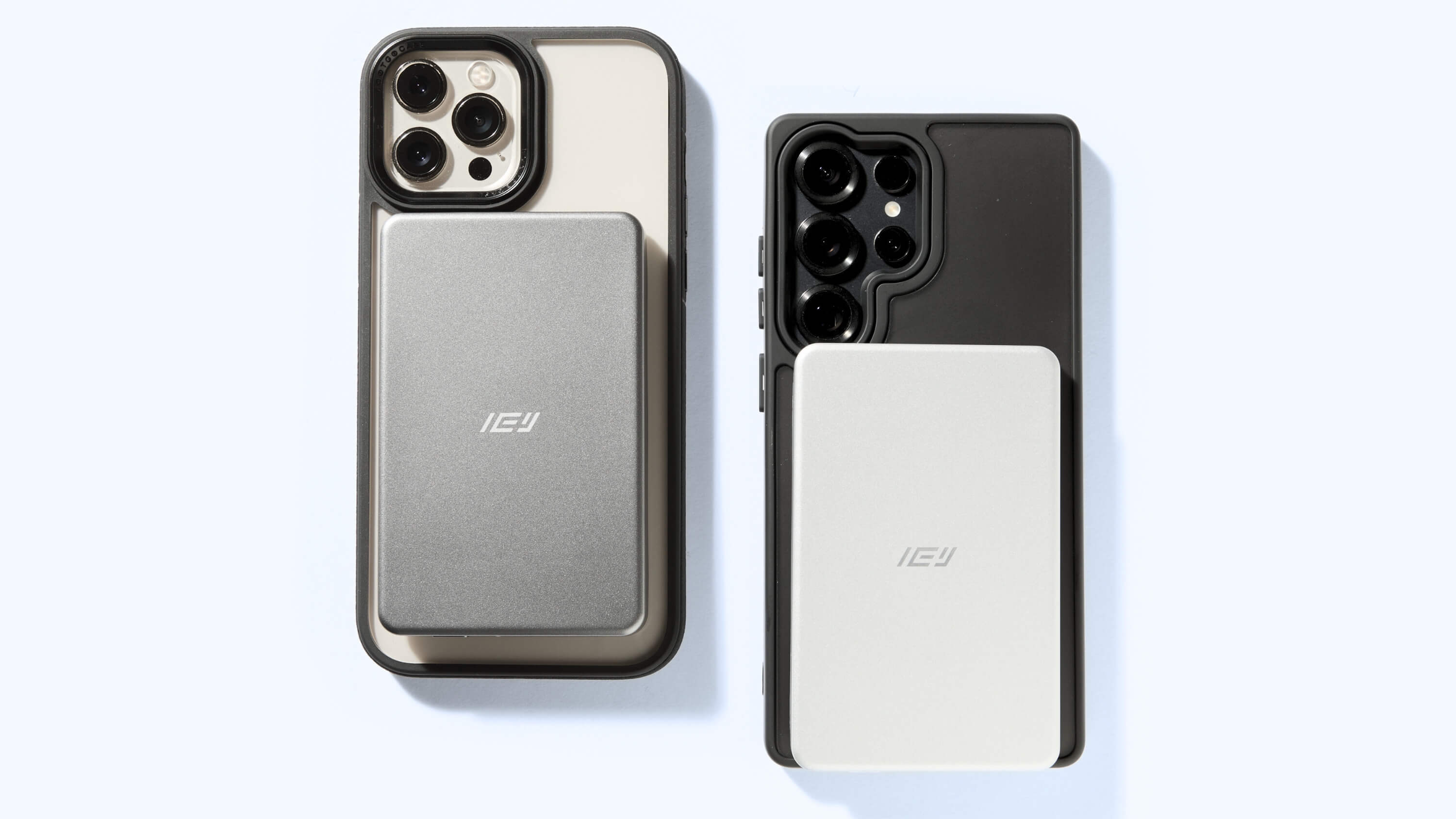 Batería inalámbrica MagPower IEY 5000mAh en gris y plateado, compatible con iPhone y Samsung con MagSafe.