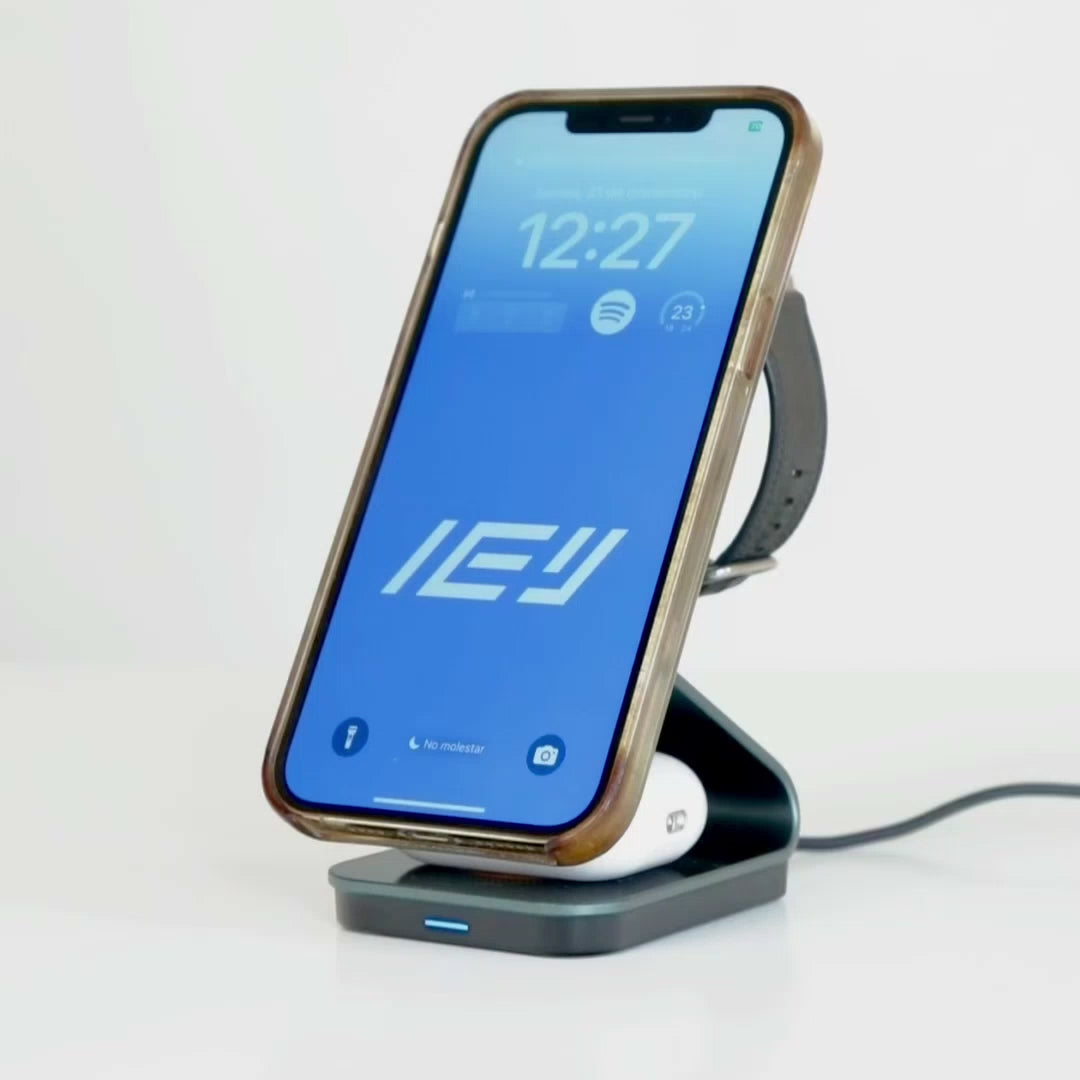 Estación de carga MagCharger 3 en 1 con el modo espera de IOS 17 de la marca IEY