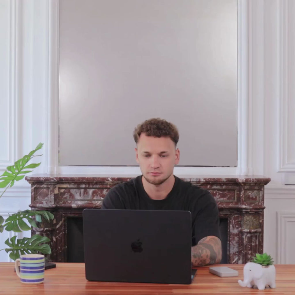 Cargador Portatil de IEY en situacion de uso real en el dia a dia